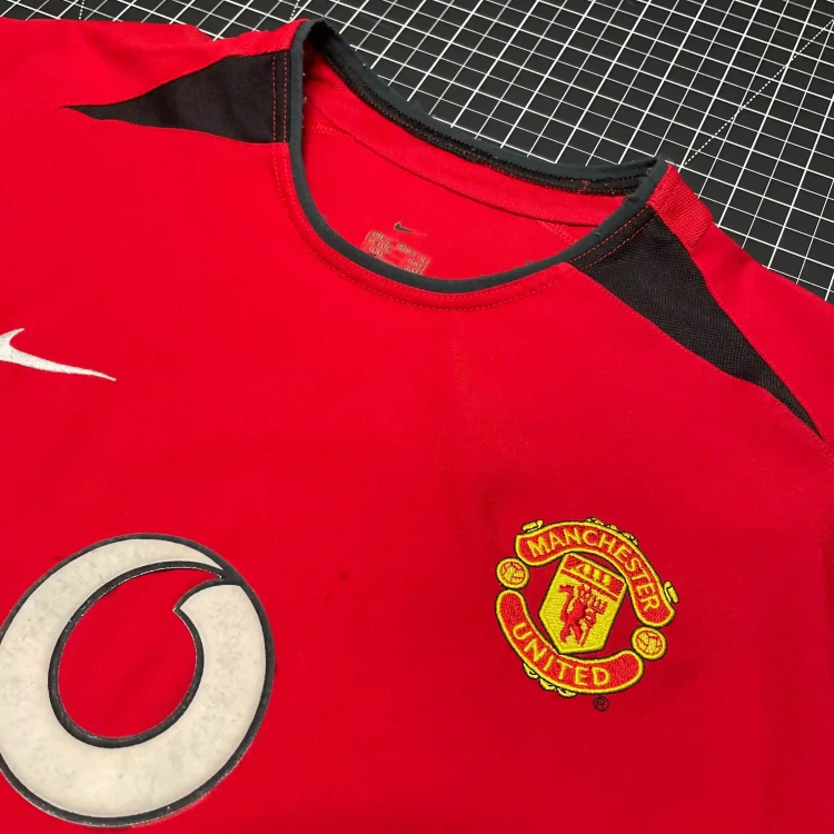2002/04 Nike Manchester United Home Football Shirt • tiziano.shop