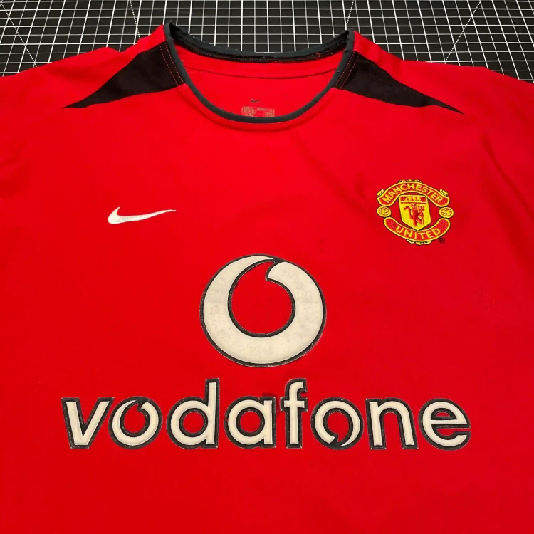 2002/04 Nike Manchester United Home Football Shirt • tiziano.shop